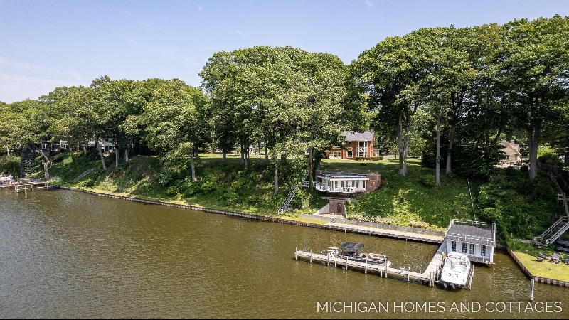 Listing Photo for 116 Riverside Drive