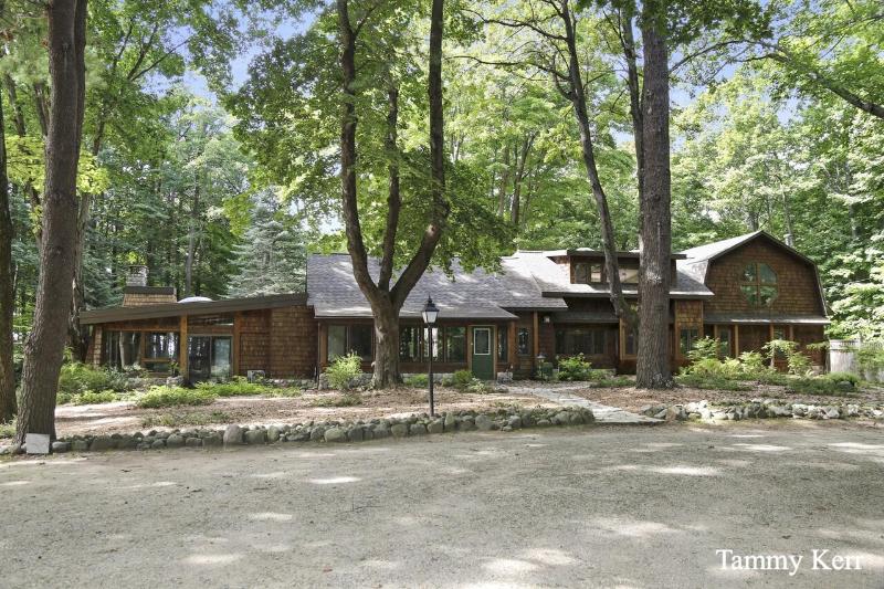 Listing Photo for 2450 Lakeshore Drive