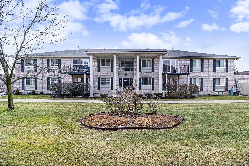 Listing Photo for 6151 Orchard Lake #202 Road