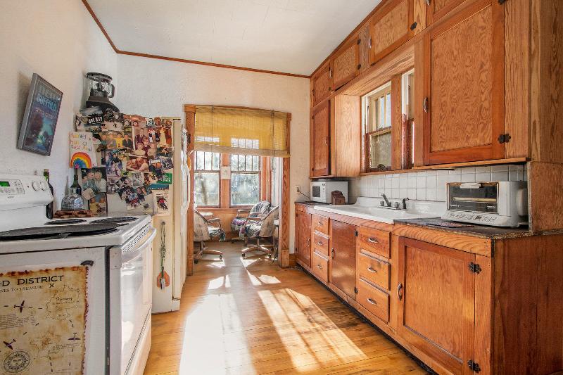 Listing Photo for 312 S Whittaker Street