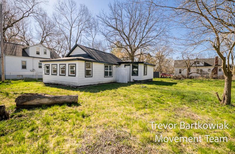 Listing Photo for 965 Young Avenue