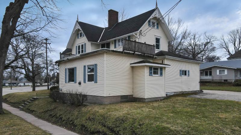 Listing Photo for 376 Fifth Street