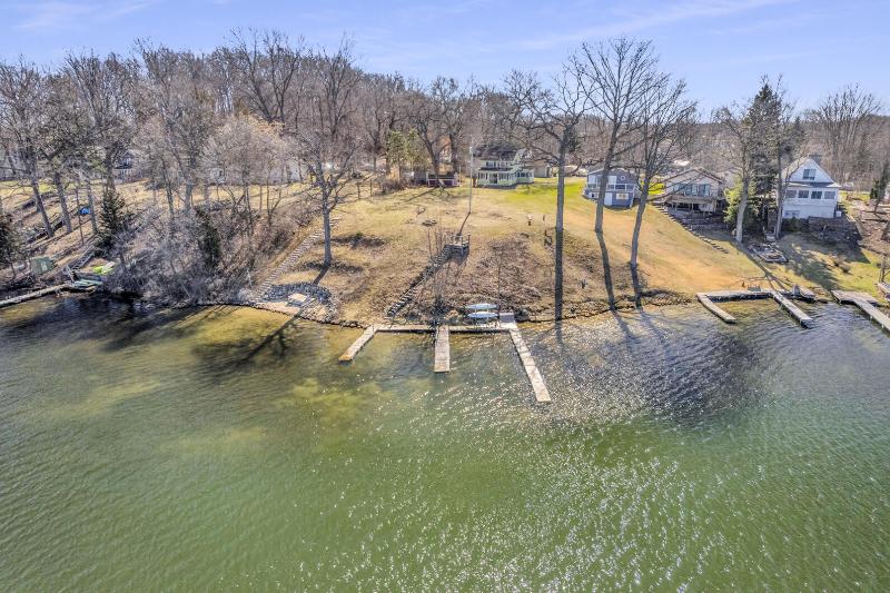 Listing Photo for 2090 Lake View Drive