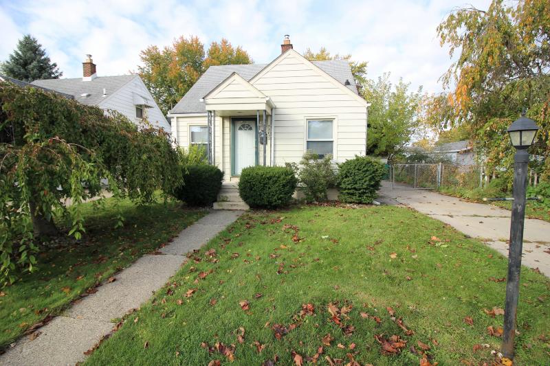 Listing Photo for 23833 Normandy Avenue