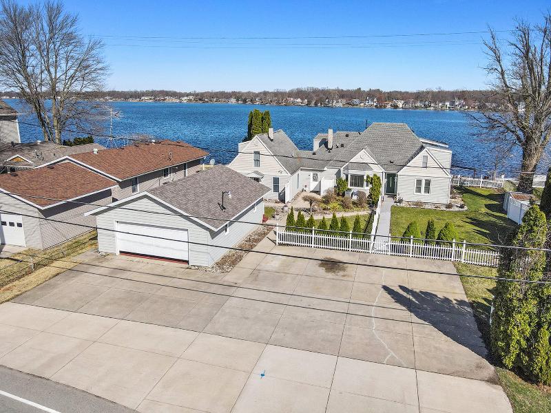 Listing Photo for 1925 Lakeview Drive