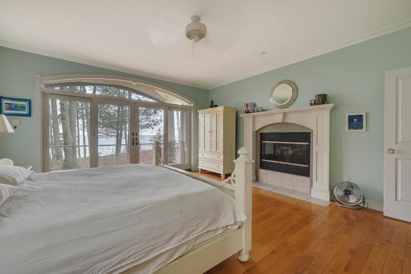 Listing Photo for 4146 Lakeshore Road