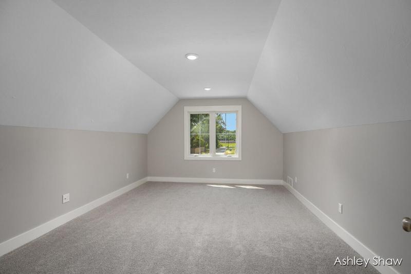 Listing Photo for 1457 Maplewood Drive 1