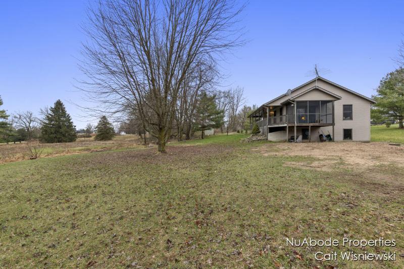 Listing Photo for 635 16 Mile Road