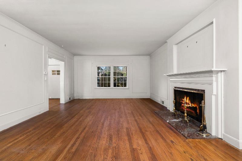 Listing Photo for 2203 Melrose Avenue