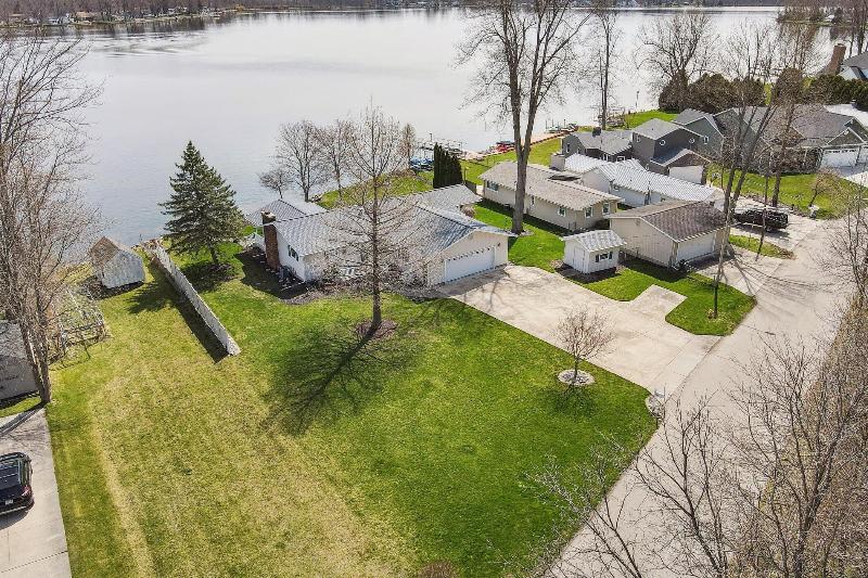 Listing Photo for 682 Lakeview Drive
