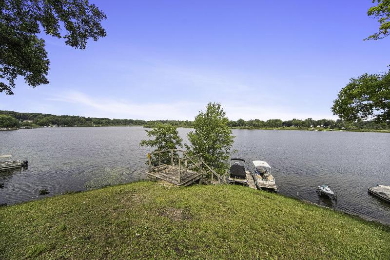 Listing Photo for 2205 Lakeview Drive