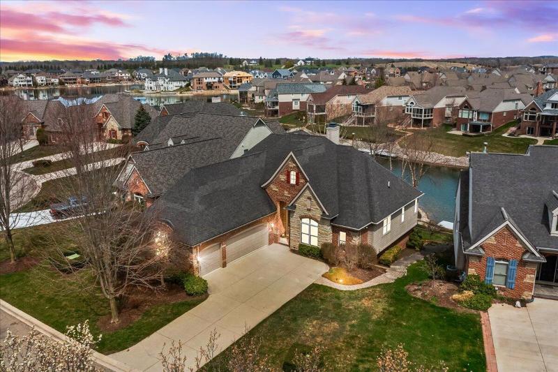 Listing Photo for 10745 Cliffview Drive