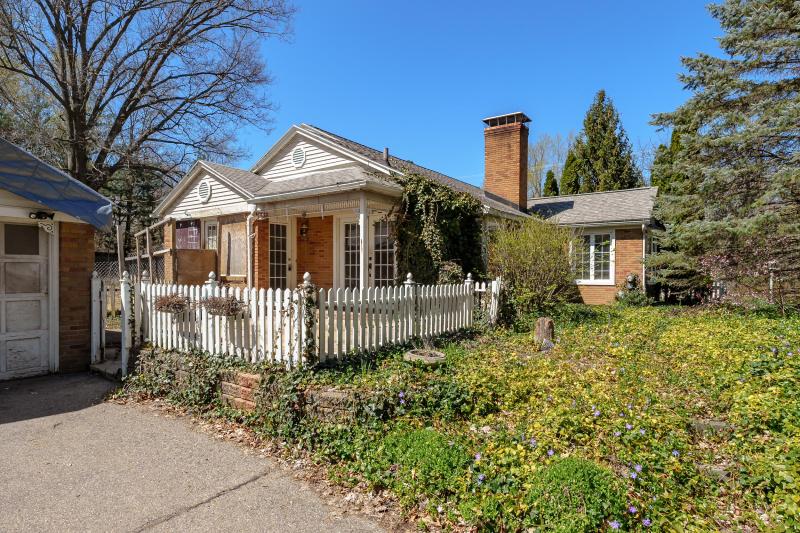Listing Photo for 1913 W D Avenue