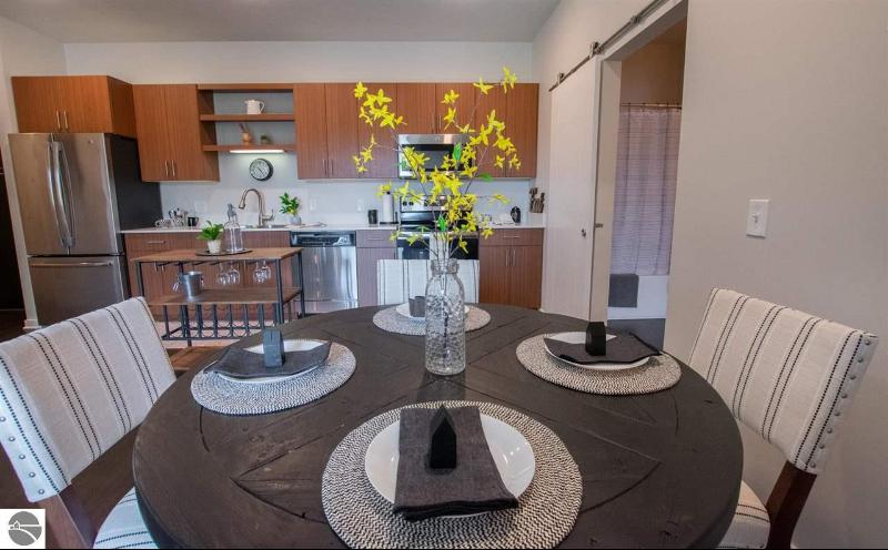 Listing Photo for 630-408 S Garfield Avenue 408