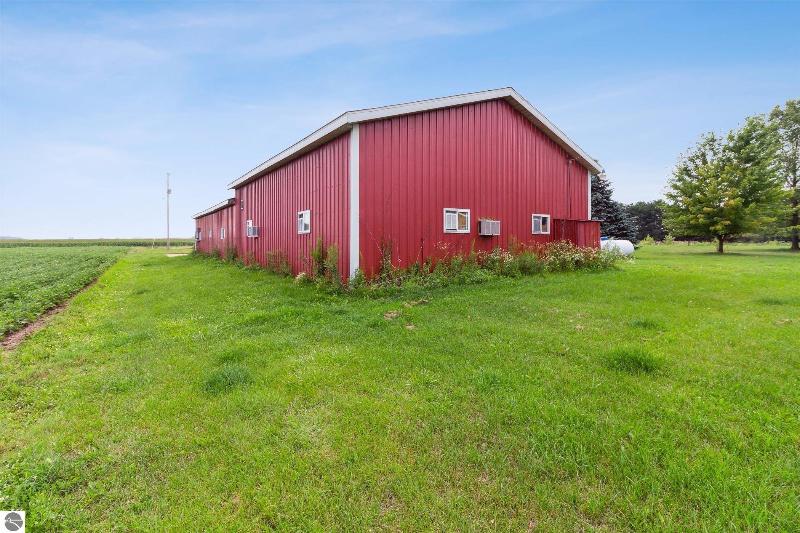 Listing Photo for 22290 Lakefield Road
