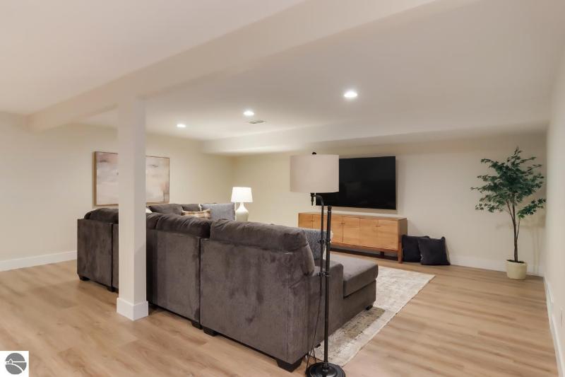 Listing Photo for 851 Carson Street 9