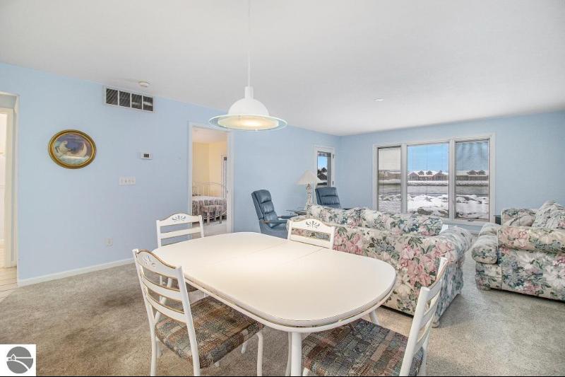 Listing Photo for 215 S Lakeshore 3