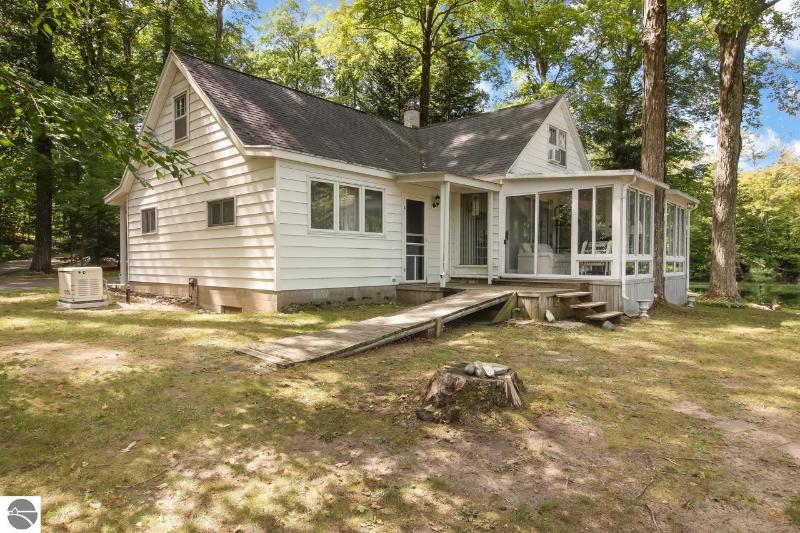 Listing Photo for 9037 Lake Of The Woods Road
