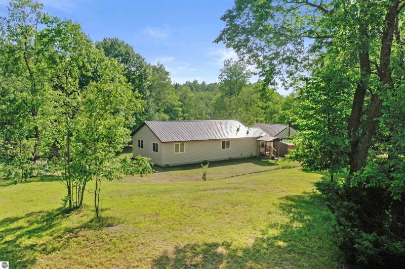 Listing Photo for 11642 Woodland Drive