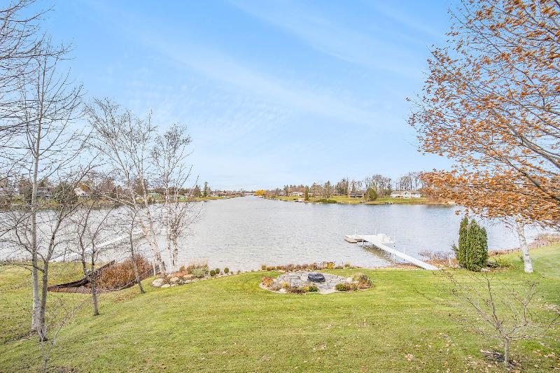 Listing Photo for 546 Bayview Drive