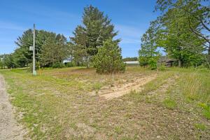 Listing Photo for 627 Gitchegumee Drive