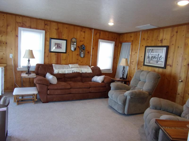 Listing Photo for 302 W Houghton Lake Drive